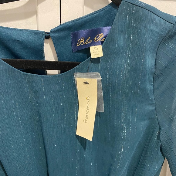 Green dress with shimmer - Picture 2 of 5